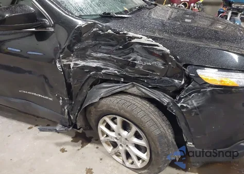 2016 Jeep Cherokee Latitude z USA, uszkodzony, nr VIN 1C4PJMCS1GW248474